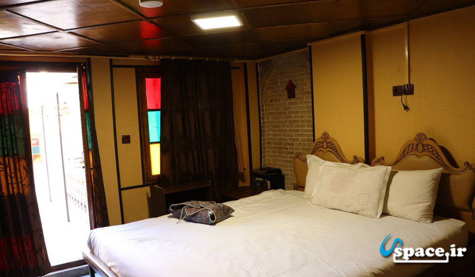 نمای داخلی اتاق 2 تخته دبل هتل سنتی نیایش - شیراز